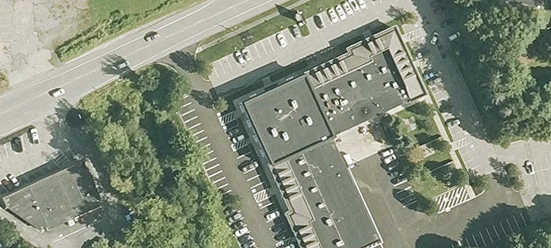 Mixed-Use Commercial Building For Rent