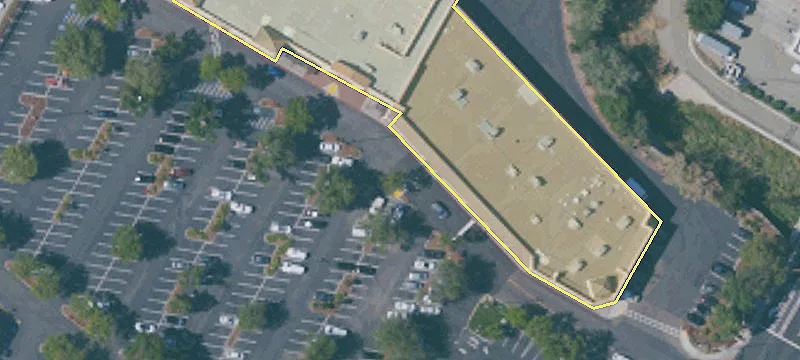Retail Space in Plaza 580