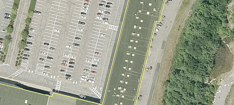 Retail Space in High-Traffic Plaza