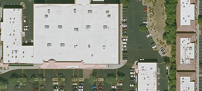 Retail Endcap with Drive-Thru