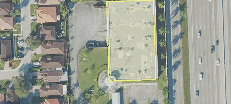 High-Visibility Flex/Industrial Space For Sale