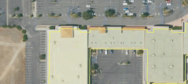 Retail Space in Woodland Plaza
