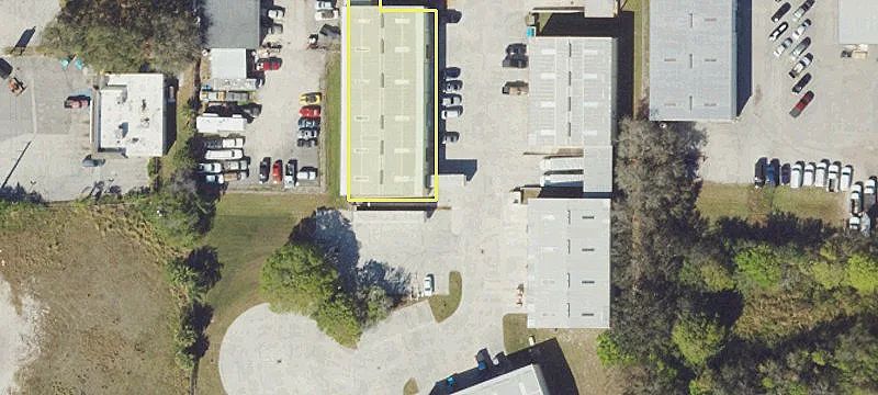 Light Industrial Warehouse For Lease