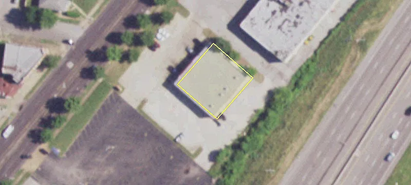 Warehouse/Retail Building on Large Lot