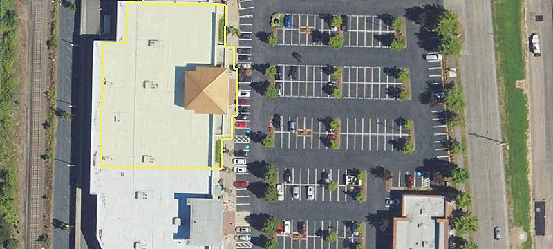 Prime Retail Space Near Mall