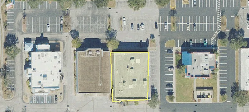 Retail Space in Busy Center