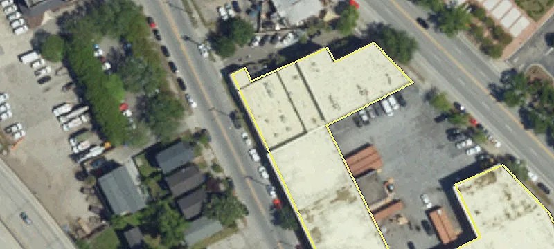 Design-Forward Mixed-Use Campus Retail Space