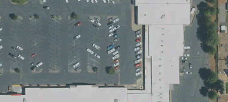 Retail Space in Paradise Center