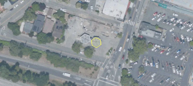 Oakland Gas Station on Large Lot
