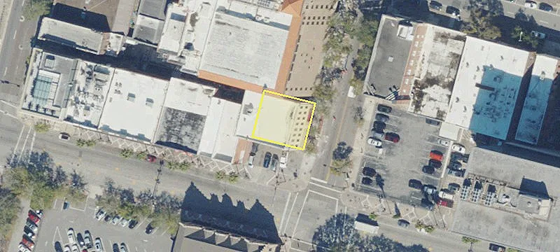 Office Space with Shared Amenities