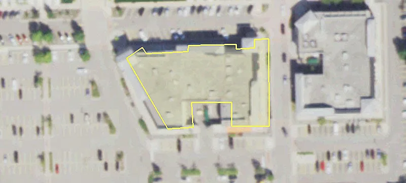 Retail Space in Geneva, IL