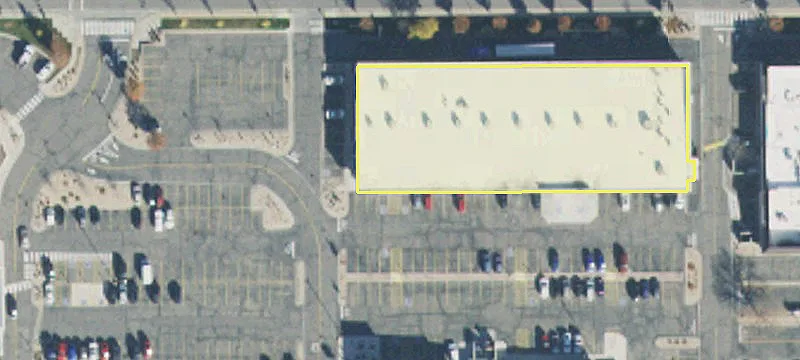 Retail Space in Busy Center