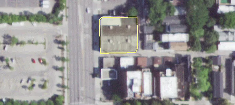 Roscoe Village Retail Opportunity