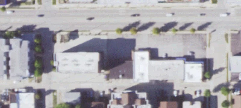 Multi-Tenant Building on University Avenue