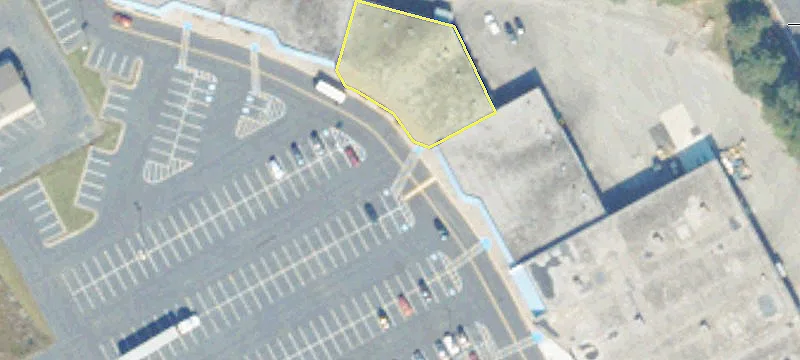 Retail Space in Pinehill Plaza