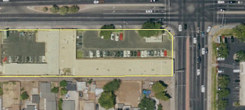 Retail Space on Kings Canyon