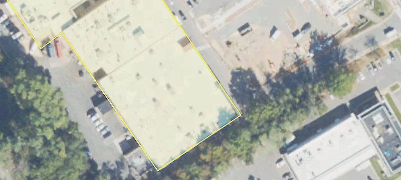 Retail Space in Pike 7 Plaza