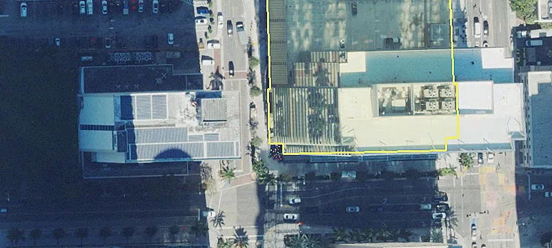 Mixed-Use Space on Las Olas