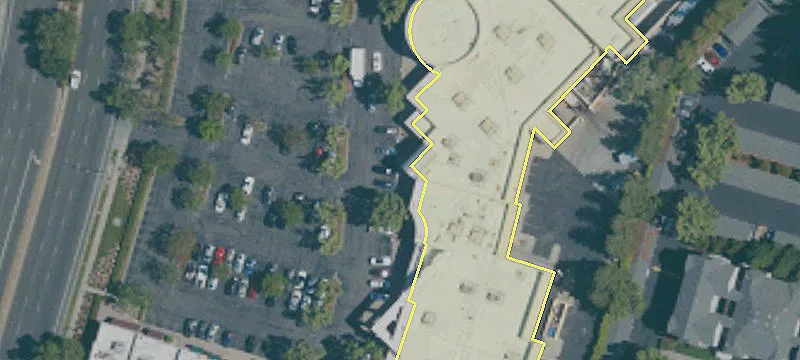 Restaurant/Retail Space Near Oakridge Mall