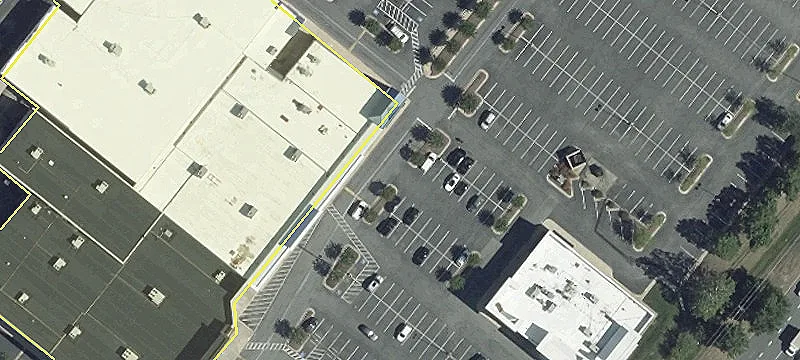 Retail Space in Waldorf Mall