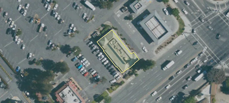 Retail Space Near Lion Supermarket