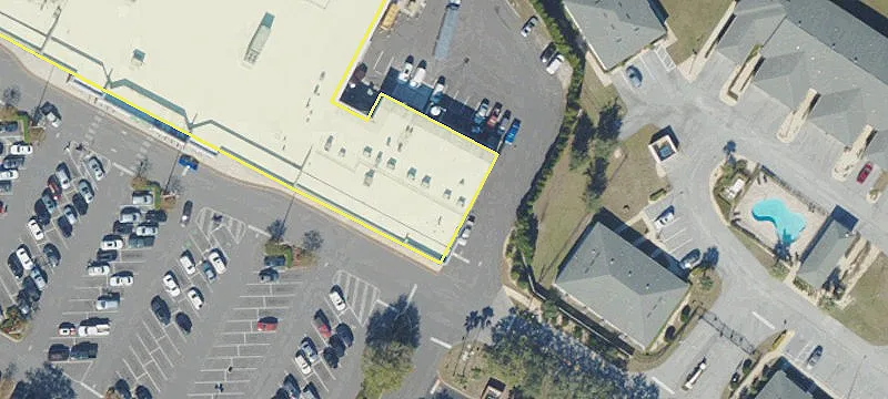 Retail Space in Publix-Anchored Center