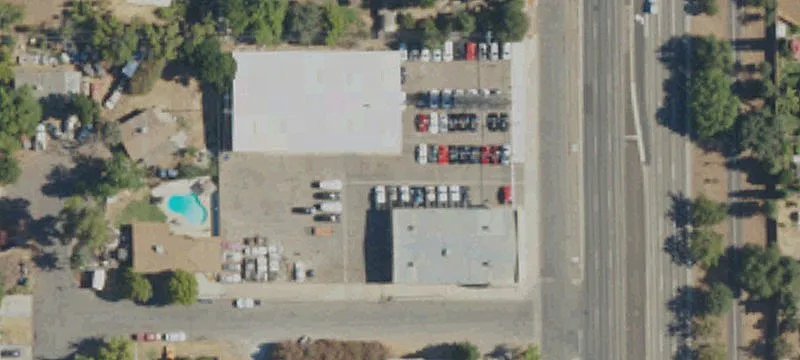 Commercial Building on Clovis Avenue