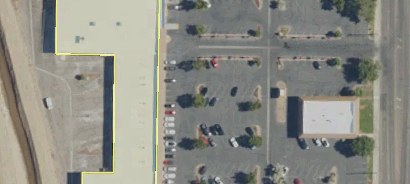 Retail Space in Clovis, CA