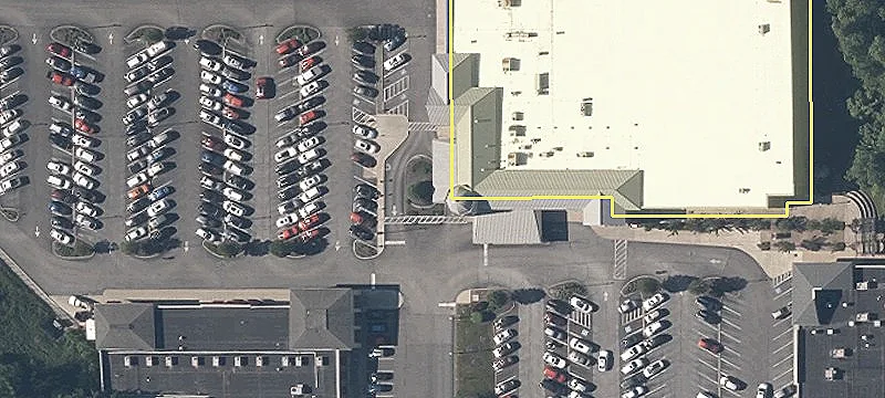 94,033 SF Shopping Center