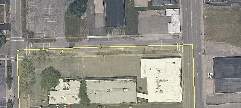 Free Standing Building in Warren