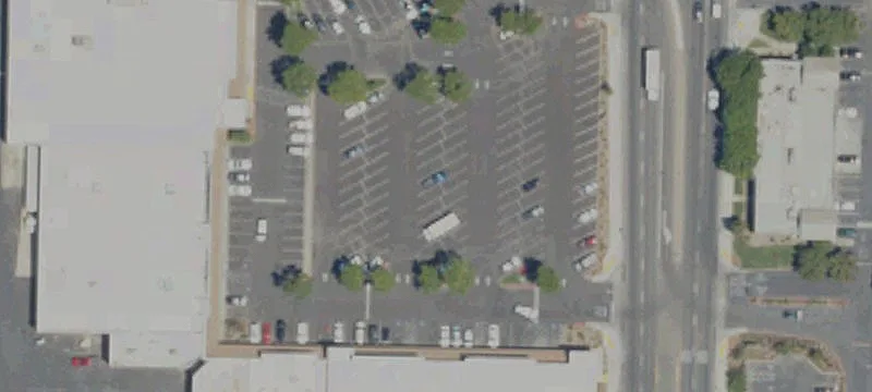Retail Center in Los Banos