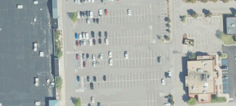 Retail Space in Gratiot Plaza