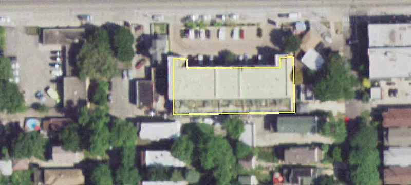 Mixed-Use Building on Lawrence Ave