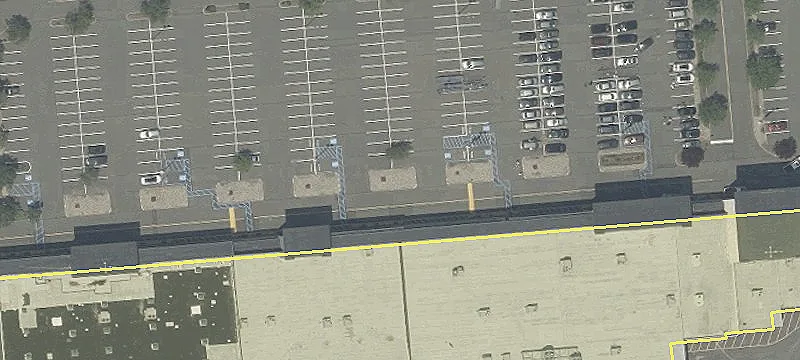 Retail Space in Lakewood Plaza