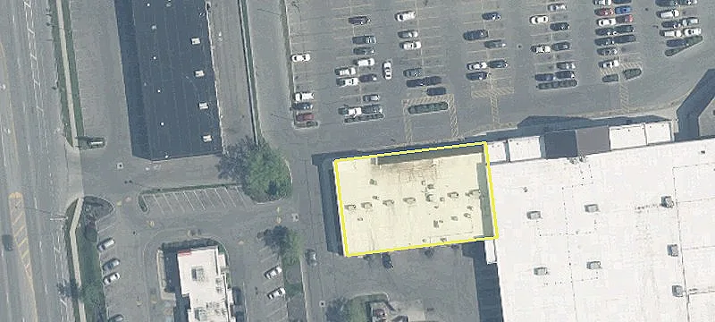 Retail Space with High Visibility
