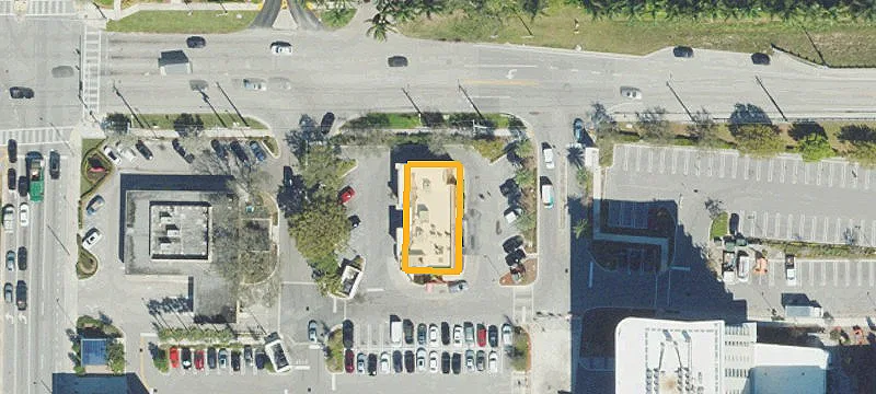 Retail Space in Riverwalk Plaza