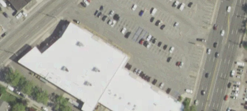 Retail Space in Island Park