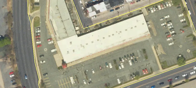 Retail Space in Bustling Location