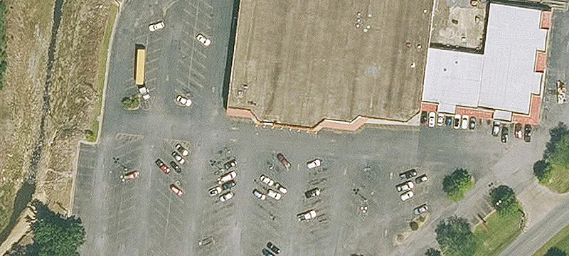 Single-Tenant Grocery Store Available