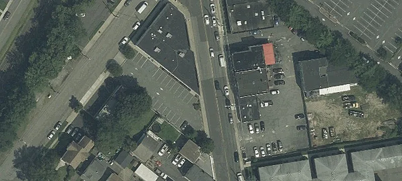 Retail/Medical Building on Corner Lot