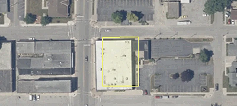 Versatile Retail/Office Space in Ossian