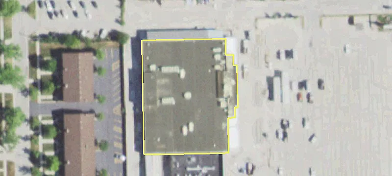 Retail Space in Lemont Center