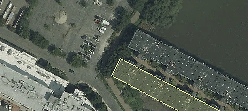 Retail Space in Edgewater, NJ