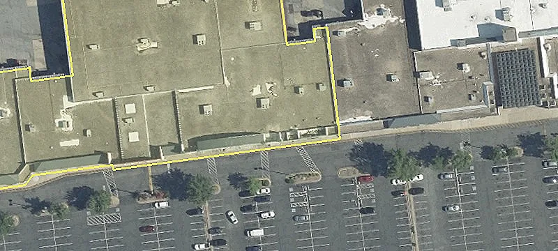Dominant Shopping Center Near National Harbor