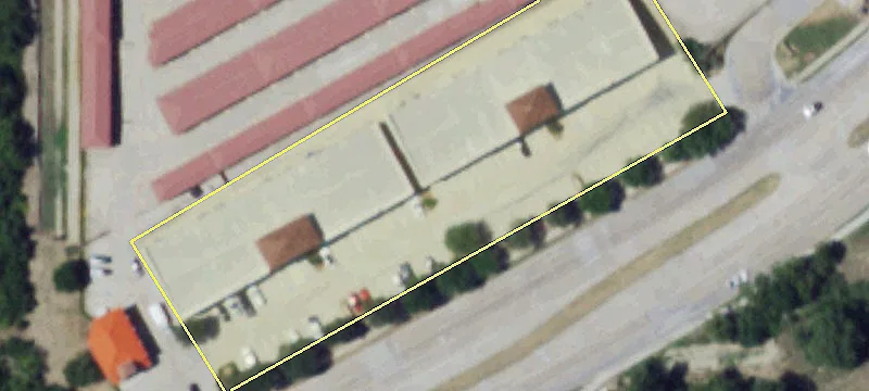 Retail Space in River Hills