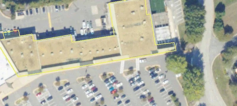 123,772 SF Shopping Center