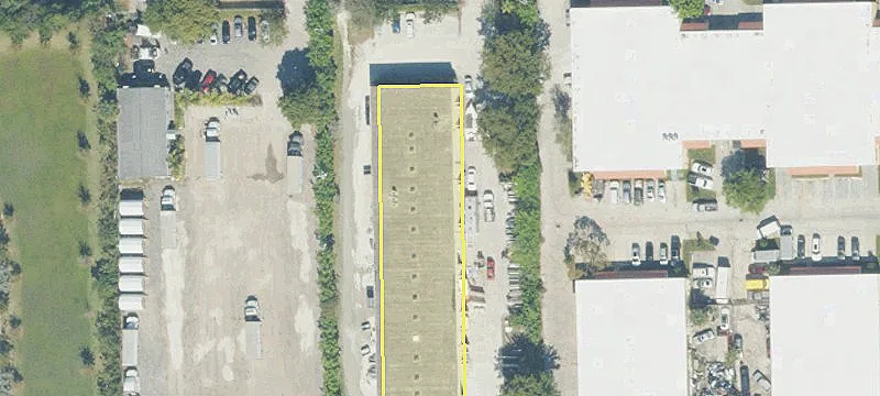 Standalone Warehouse with Fenced Yard