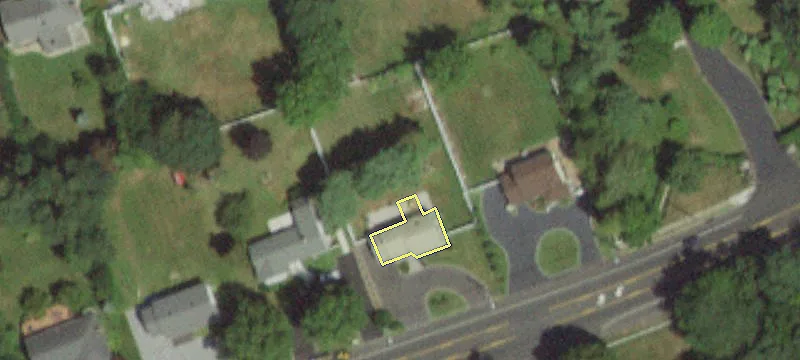 Grocery-Anchored Strip Center For Rent