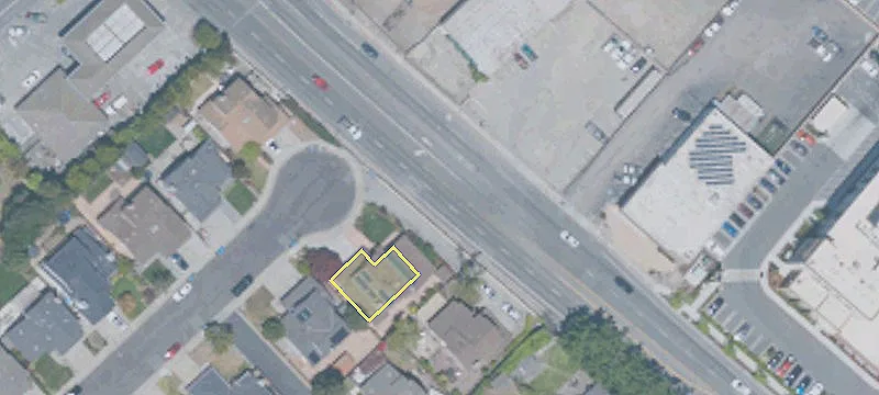 Retail Space on Highway 101