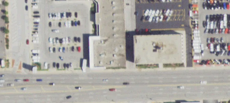 Retail Space in Oak Lawn